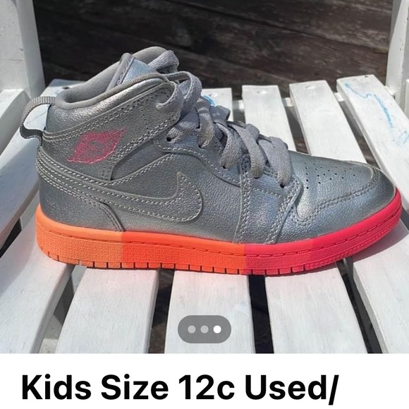 Kids size 12c Jordan’s - Picture 2 of 3